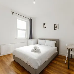 https://leyton-comfy-double-rooms-50.cambridgehotelsuk.com